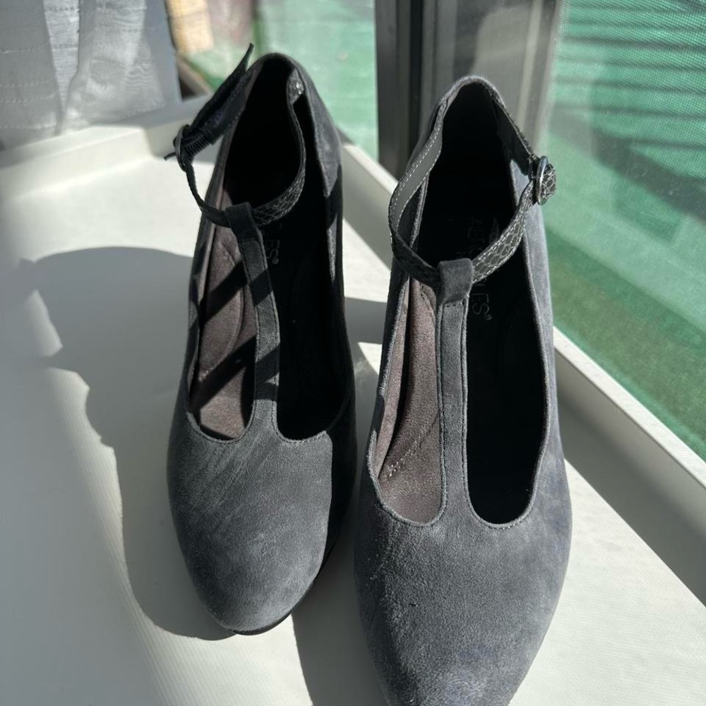 AEROSOLES Gray Suede Heels with Strap